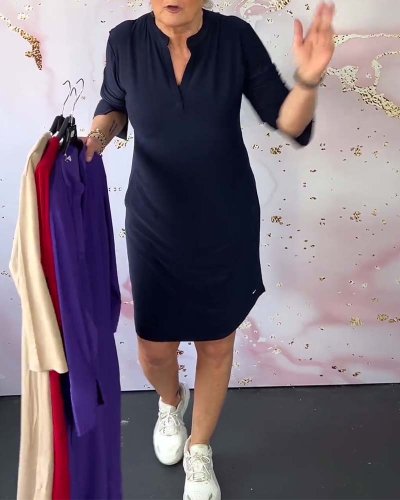 VELIN | Robe Unie à Col en V pour une Élégance Intemporelle