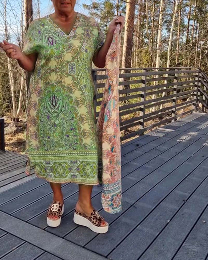 COLETTE | Robe droite à motif col en V