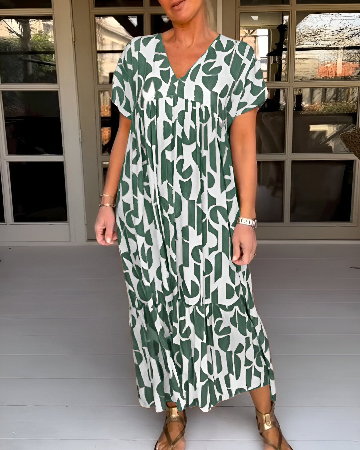 CLARA™ | Robe légère à col en V